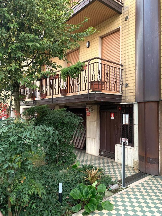Holidays Apartment Toti To Fulfill Your Wishes Местре Экстерьер фото