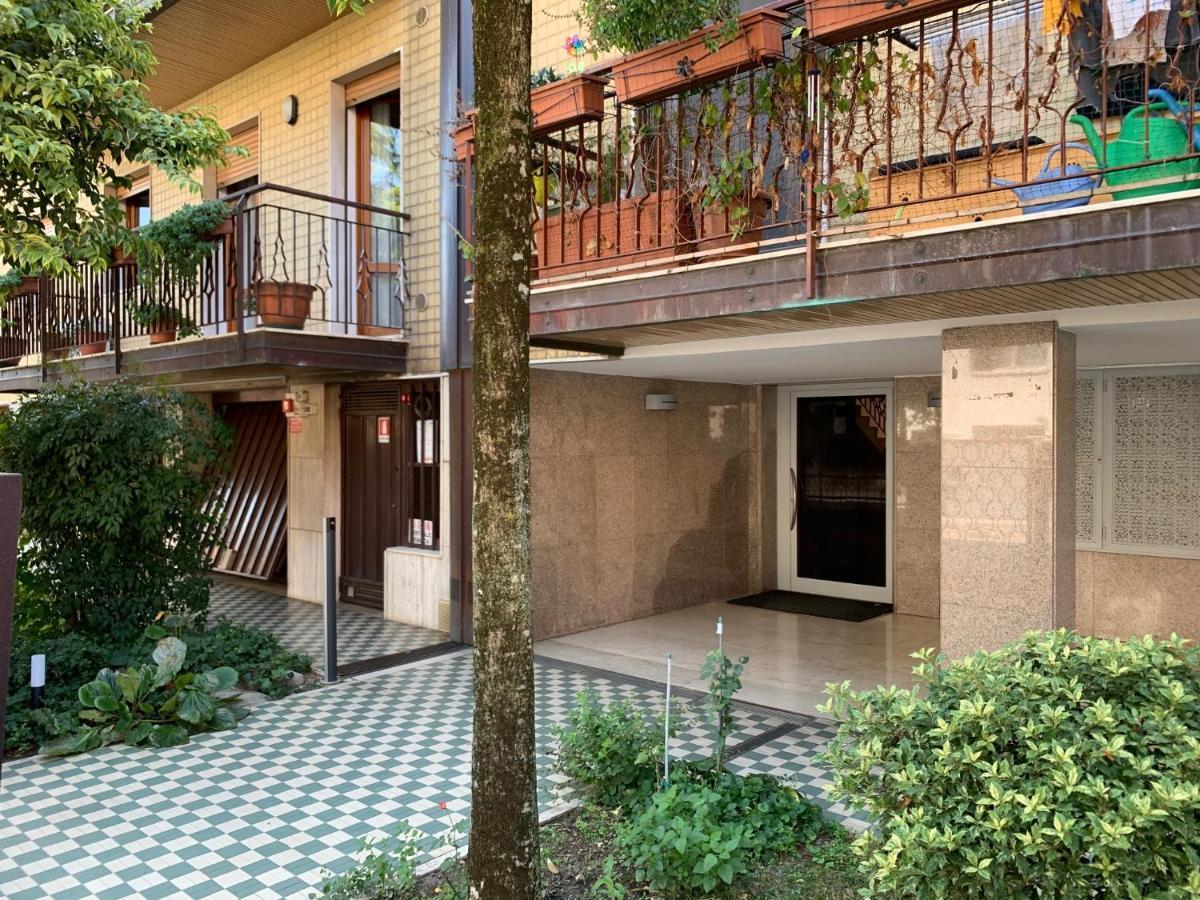 Holidays Apartment Toti To Fulfill Your Wishes Местре Экстерьер фото