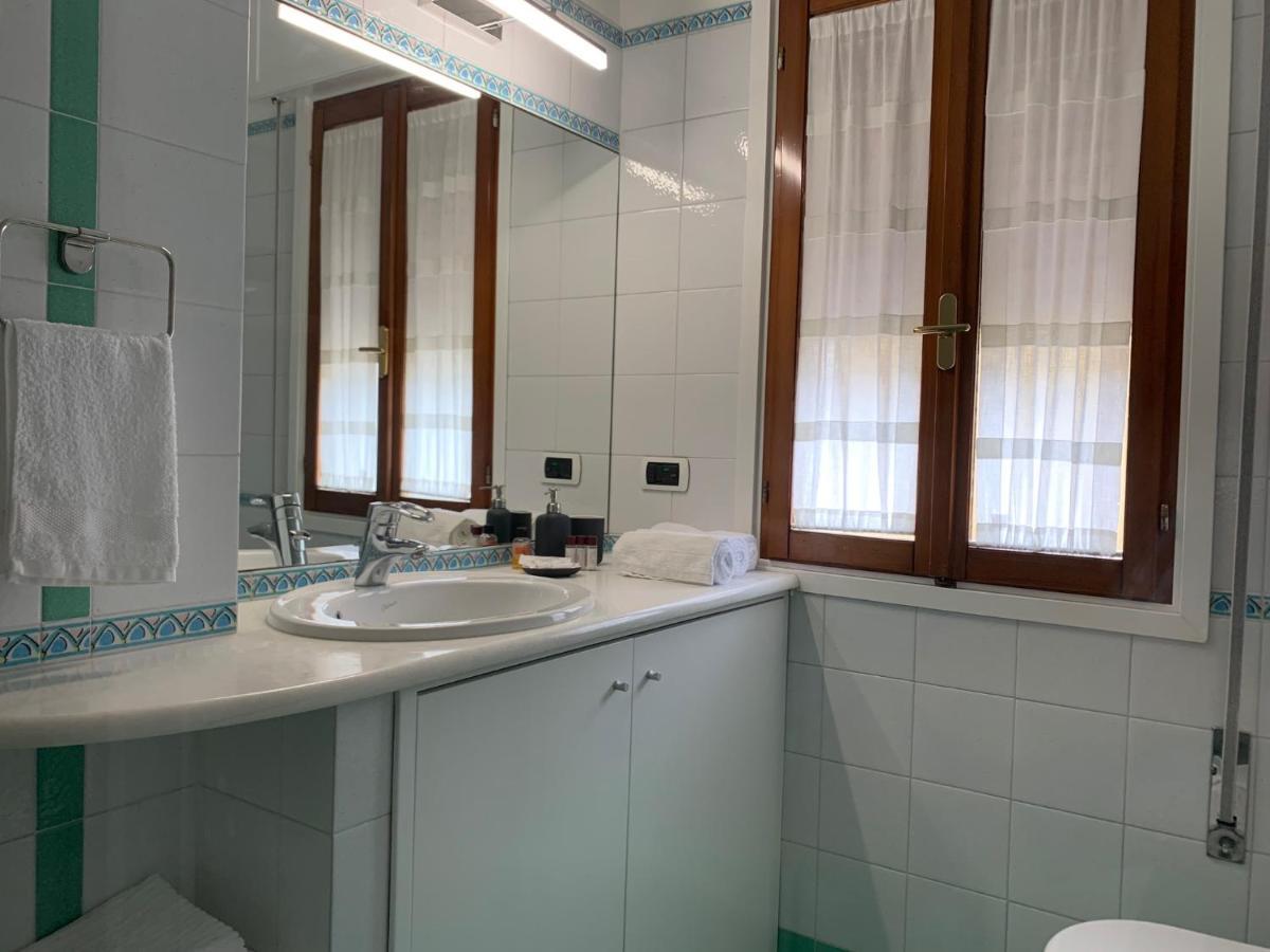 Holidays Apartment Toti To Fulfill Your Wishes Местре Экстерьер фото